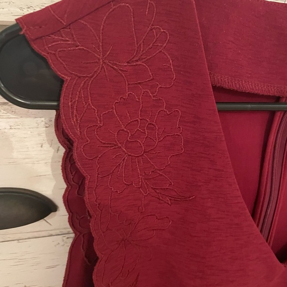 Francesca’s Burgundy dress - Picture 2 of 6